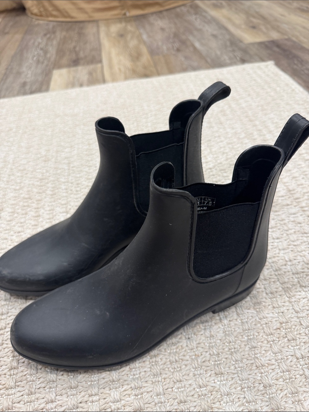 Black Boot - Picture 2 of 4